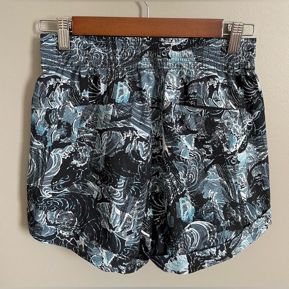 Lululemon Spring Break Away Short 4 - Picture 3 of 5